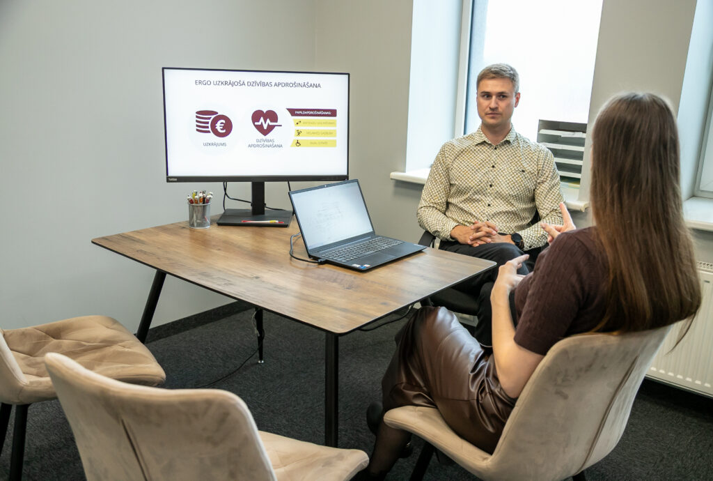 Modern sales technique in action - SW Ventures salesperson having a consultative client meeting